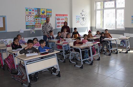 Nuri Ozaltin Ilkokulu TR EN Card